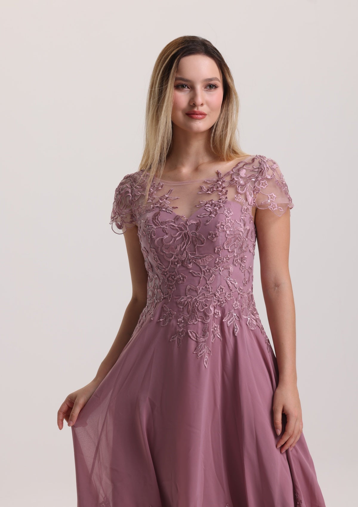 Charming Lace Appliques Mother of The Bride Dress with Sleeves