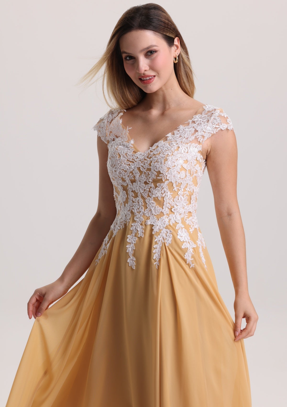Elegant Lace Appliques Cap Sleeves Midi Dress