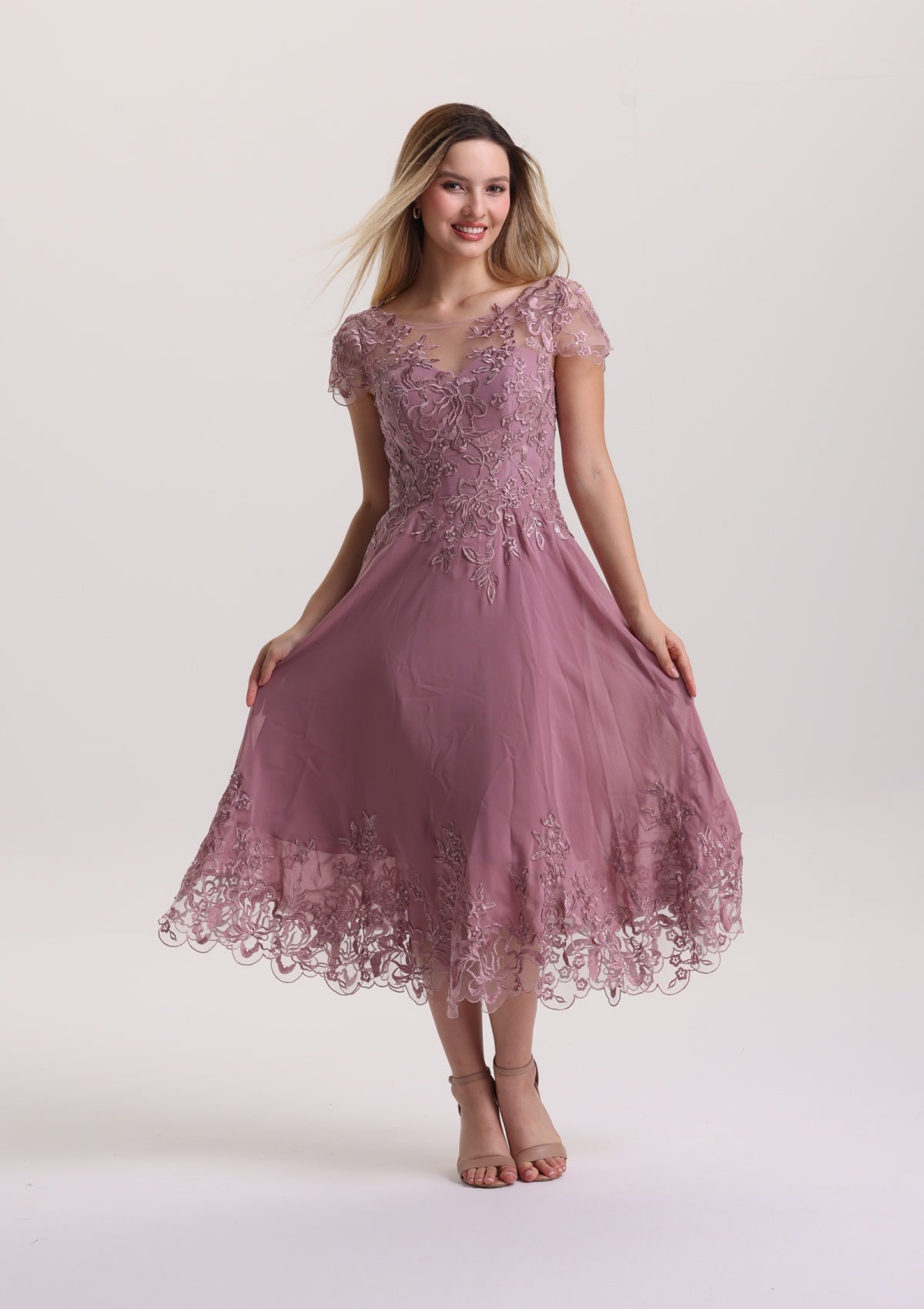 Charming Lace Appliques Mother of The Bride Dress with Sleeves