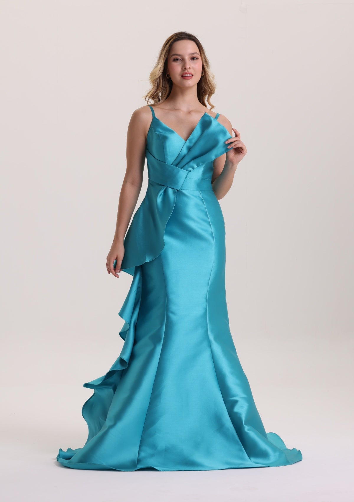 Designed Spaghetti Strap Satin Evening Dress with Bow