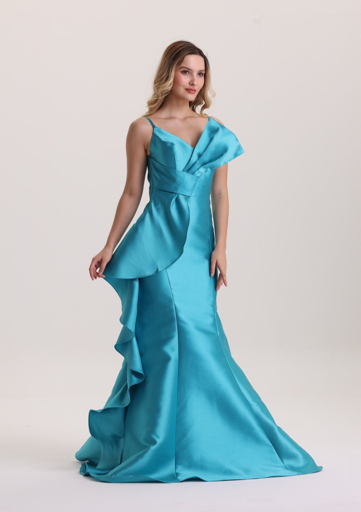 Designed Spaghetti Strap Satin Evening Dress with Bow
