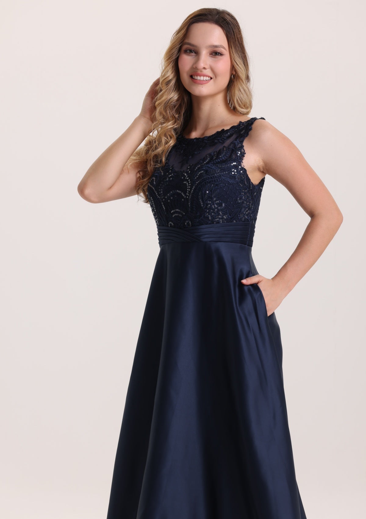 Gorgeous Sleeveless Sequin Lace Appliques Evening Dress with Pockets