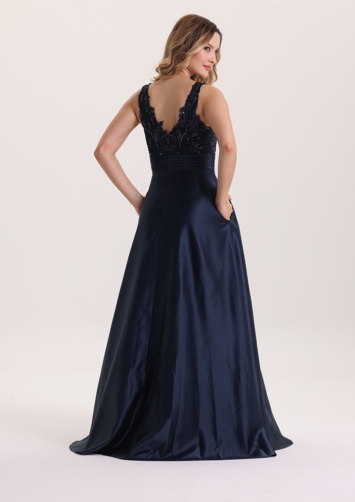 Gorgeous Sleeveless Sequin Lace Appliques Evening Dress with Pockets