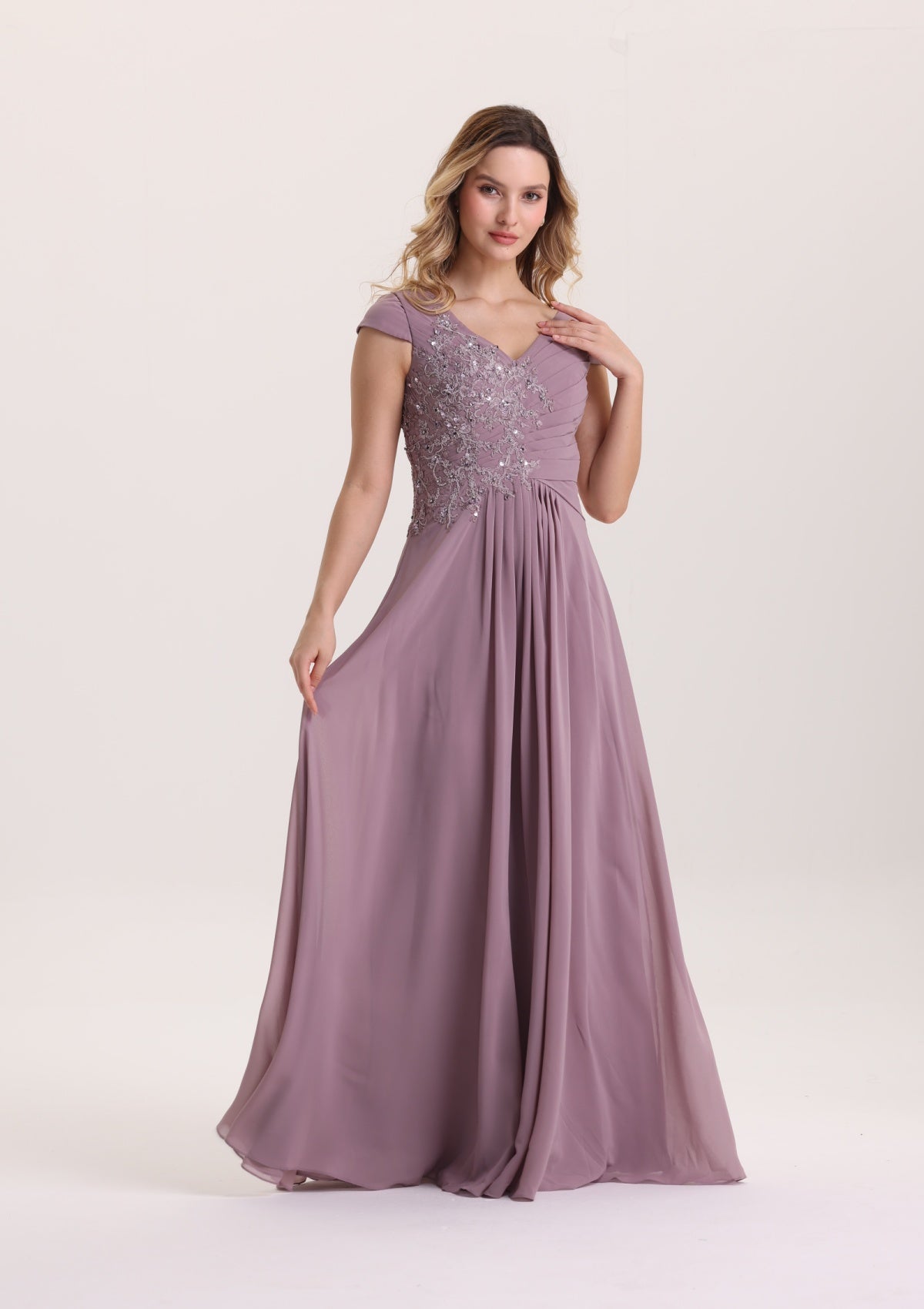 Elegant V Neck Appliques Chiffon Mother of The Bride Dress