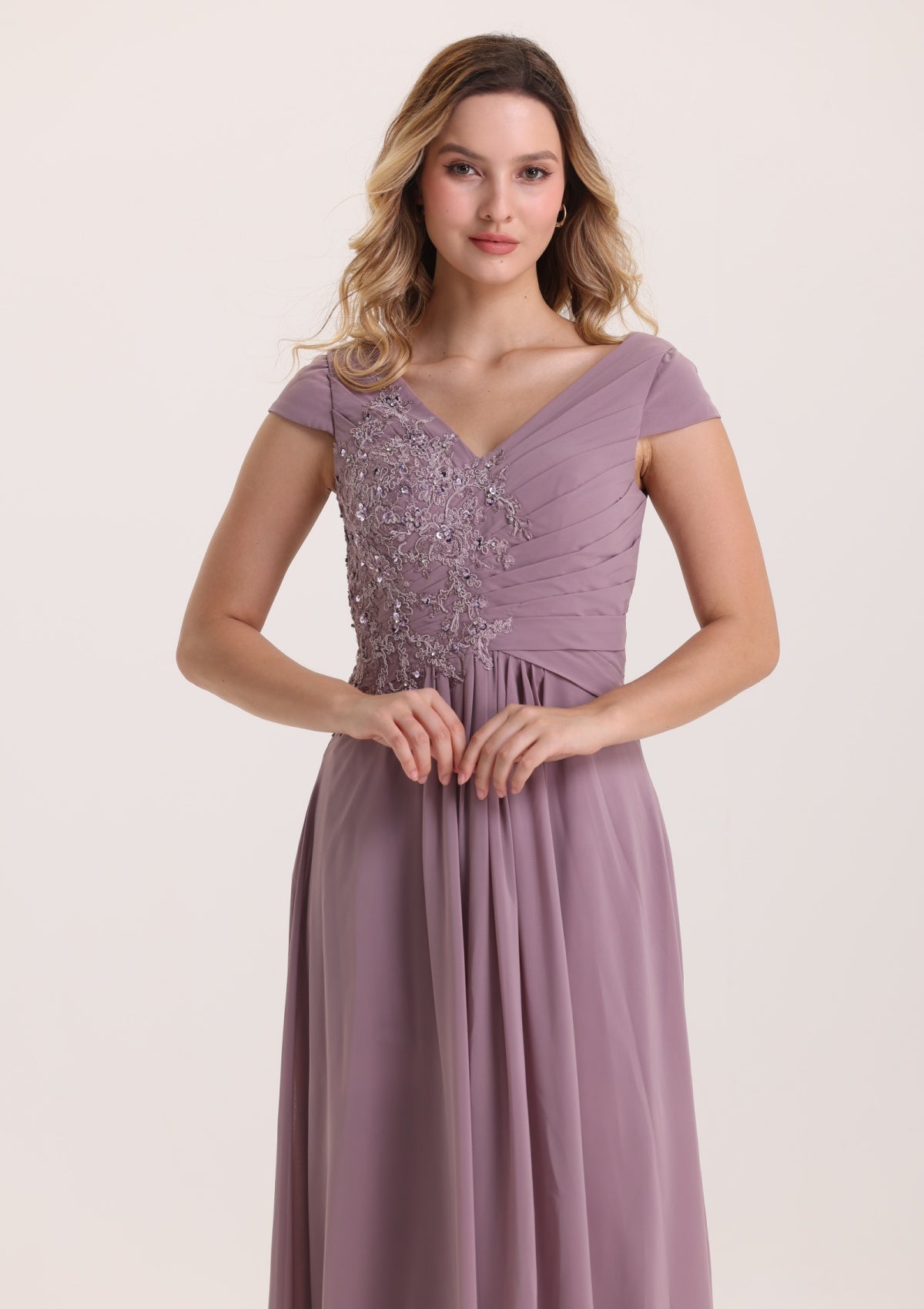 Elegant V Neck Appliques Chiffon Mother of The Bride Dress