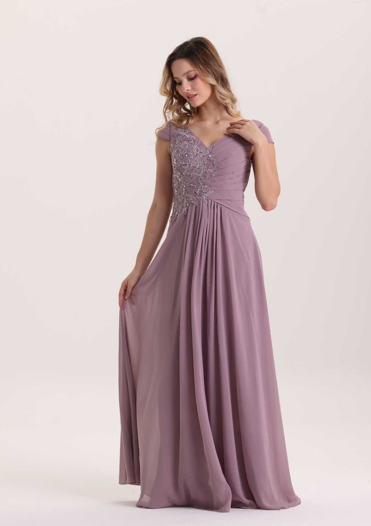 Elegant V Neck Appliques Chiffon Mother of The Bride Dress