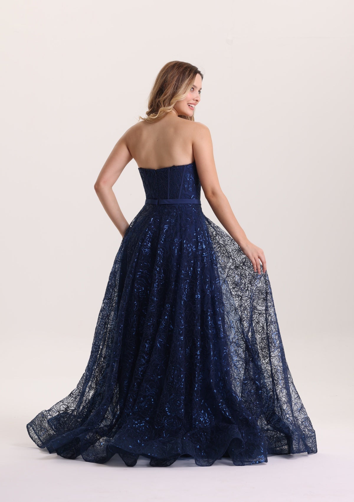 Dreamy Sparkly Appliques Tulle Prom Dress with Train