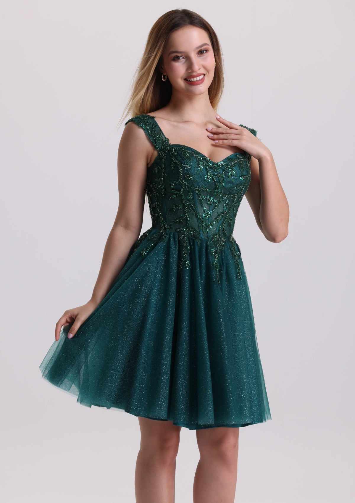 Luxury Spaghetti Strap Beaded Tulle Homecoming Dress
