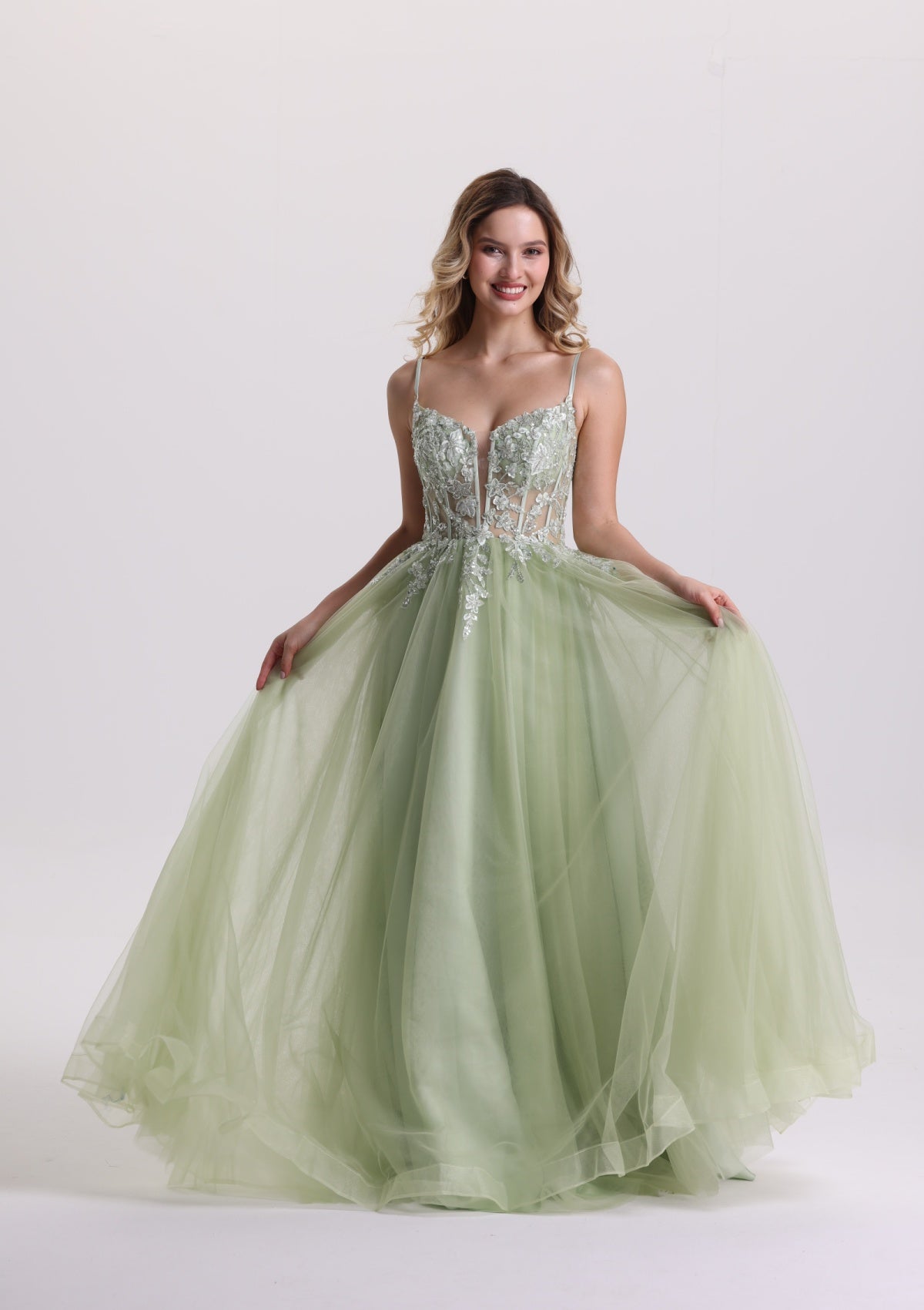 Dreamy Lace Appliques Sweetheart Tulle Prom Dress